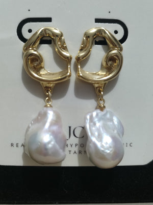 BAROQUE FRESHWATER PEARL 1 - image
