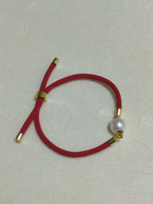 Silk pearl bracelet red - image