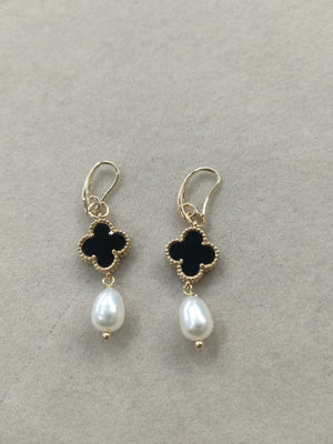Black clover Earrings - image