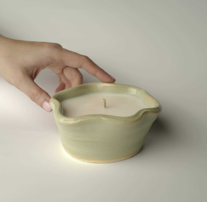 Ceramic Curvy Soy Candle in Mint Scent - image