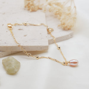 Tiny Shell Bracelet - image