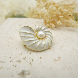 Brooch Freshwater Pearl - image