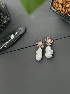 Baroque Pearl Earrings - image