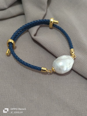 Blue baroque leather bracelet - image