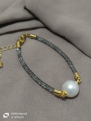 Black Mesh pearl bracelet - image