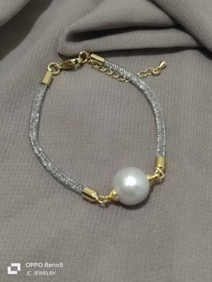 Silver mesh Pearl bracelet - image