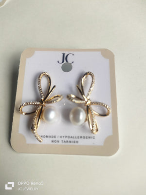 Freshwater pearl  Vear earrings - image