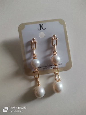 Freshwater  Pearl Earrings  Gold  Chains - image