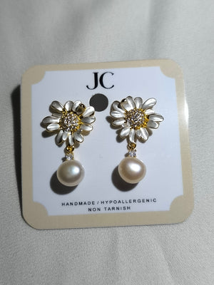 White Frehwater Pearl Dangling Earrings11 - image