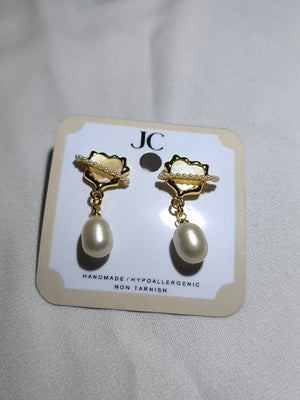 White Frehwater Pearl Dangling Earrings16 - image