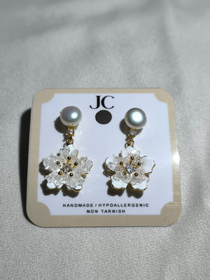 White Frehwater Pearl Dangling Earring19 - image