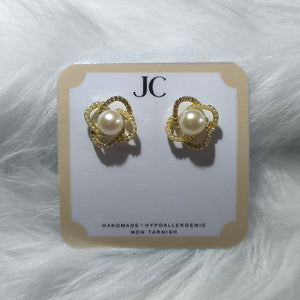 4 FRESHWATER PEARL EARRINGS - image