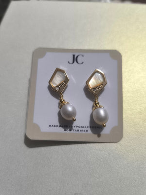 MOTHER OF PEARL  fwp Earrings 416 - image