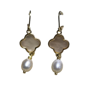 Drop clover Pearl Earrings - image