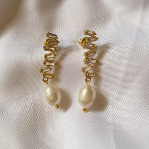 Rei Freshwater Pearl Earrings - image