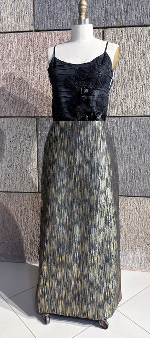 A Line Skirt in Gold and Black Jacquard - image