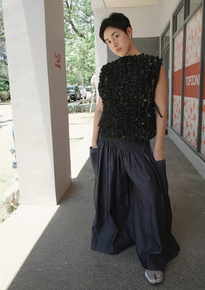 ruffle bib xl - black denim - image