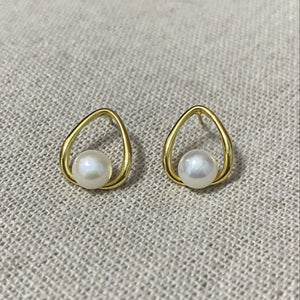Dania Freshwater Pearl Earrings - image