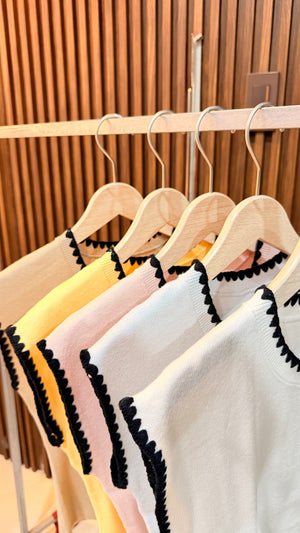 Blouse with Black lining - image