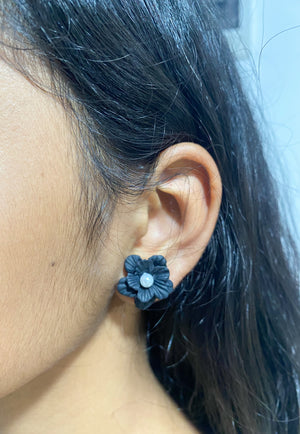 Raya Stud Earrings - image