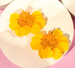 Petal Pop Earrings in Mango - image