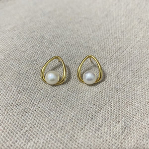 Dania Freshwater Pearl Earrings - image