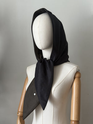 Hood-scarf in Polka dots and Army Green - image