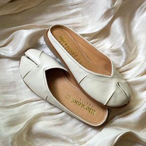 Tabi Vita in Off White - image