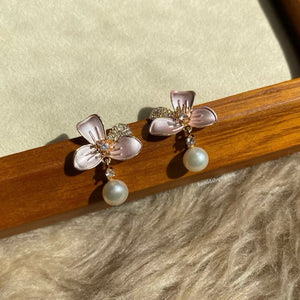 Flores Freshwater Pearl Earrings - image