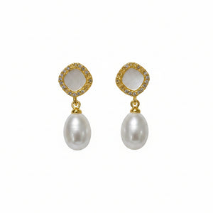 FRESHWATER pearl earrings  A014 - image