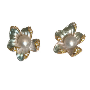 Green Lilac Earrings - image