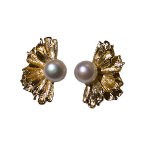 SIDE GOLD FRESHWATER PEARL EARRINGS - image
