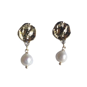 Saltwater Pearl Earrings  HAMMERED - image