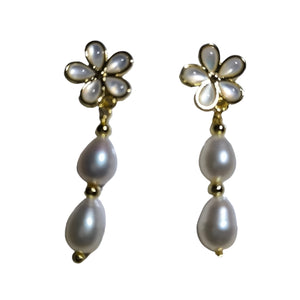 White Frehwater Pearl Dangling Earrings10 - image