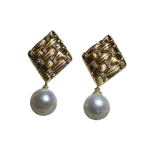 White Frehwater Pearl Dangling Earrings25 - image