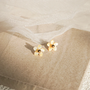 Daffodil Studs - image