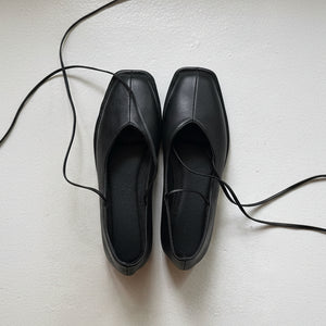 Belle in Black - image