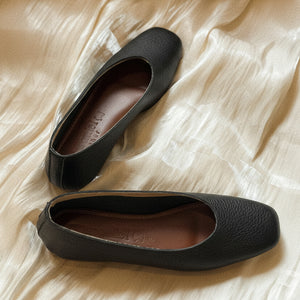 Dianne in Black - image