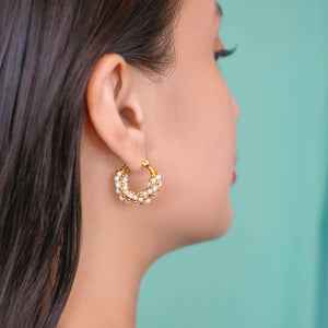 Perla Oro Mini Hoops - image