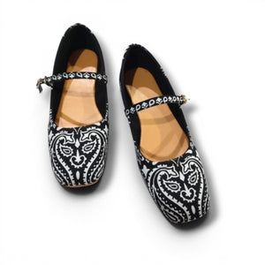 BLACK BANDANA FLATS - image