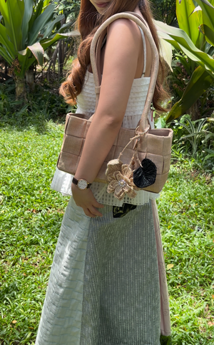 KAYA Shoulder Bag - image