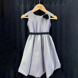 Sleeveless Mushroom Dress with Floret and Belt in Grey - image