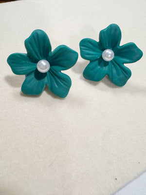 Raisa Stud Earrings - image