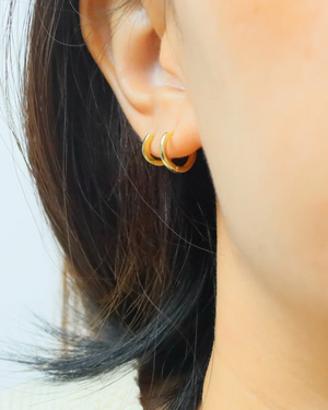 Normcore simple huggie 925silver with 14k vermeil - image