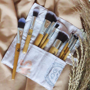 Make Up Brushes - image