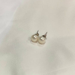 9 mm White Freshwater Stud Earrings - image