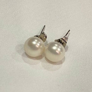 9 mm White Freshwater Stud Earrings - image