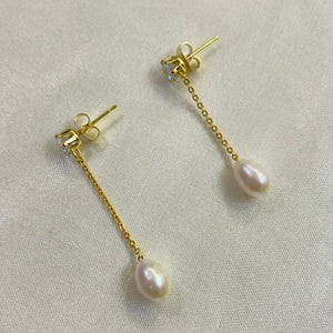 Eleanor Freshwater Pearl Earrings - image