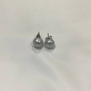 9 mm Gray Freshwater Stud Earrings - image