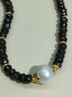 Garnet Necklace Hanie - image